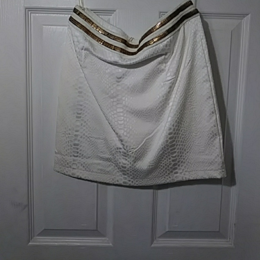 Skirt - Picture 2 of 2